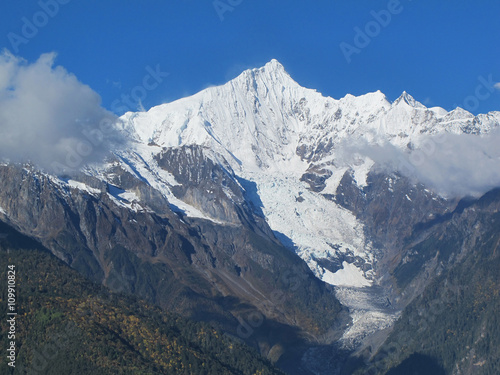Meili(Meri) Snow Mountains or Meili Xue Shan, Kawagebo peak and