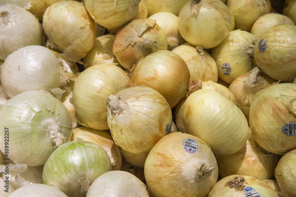 yellow onions crop from market shelves real with flaws and bruis yellow onions crop from market shelves real with flaws and bruis
