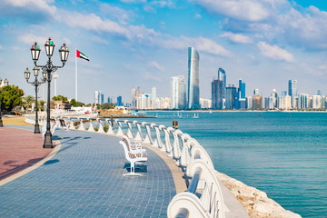 Fotobehang Abu Dhabi Uitzicht op Abu Dhabi metropool  © anderm