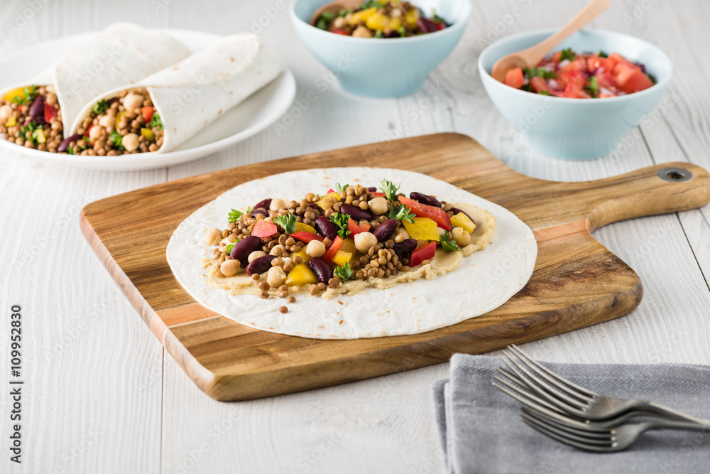 Vegan wraps with lentil, chickpea peppers and kidney bean Vegan wraps with lentil, chickpea peppers and kidney bean