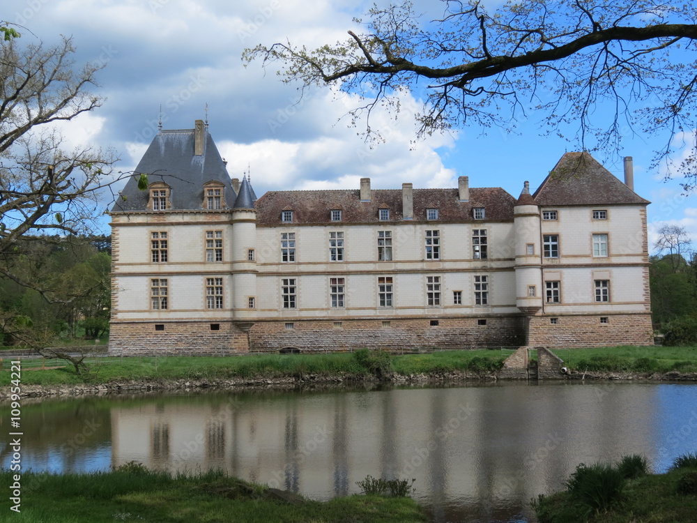 Bourgogne - Saône-et-Loire - Château de Cormatin au printemps