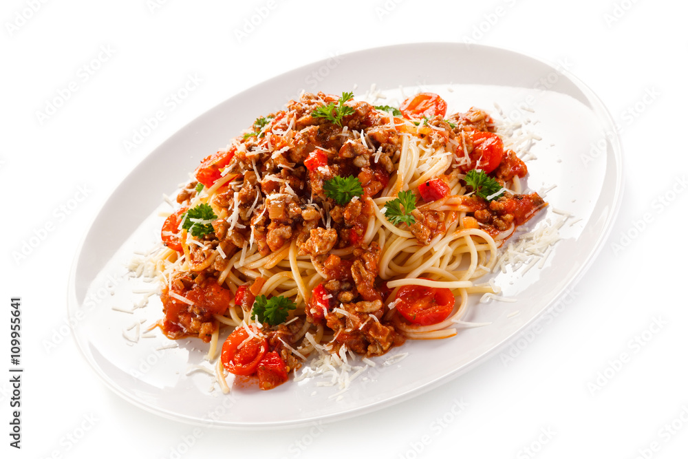 Pasta with meat, tomato sauce and vegetables 