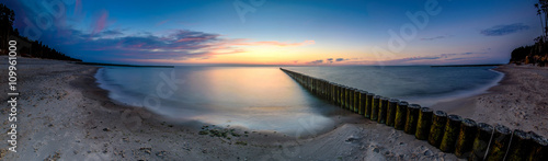 Fototapeta Naklejka Na Ścianę i Meble -  Panorama zachód słońca nad Bałtykiem, Wicie