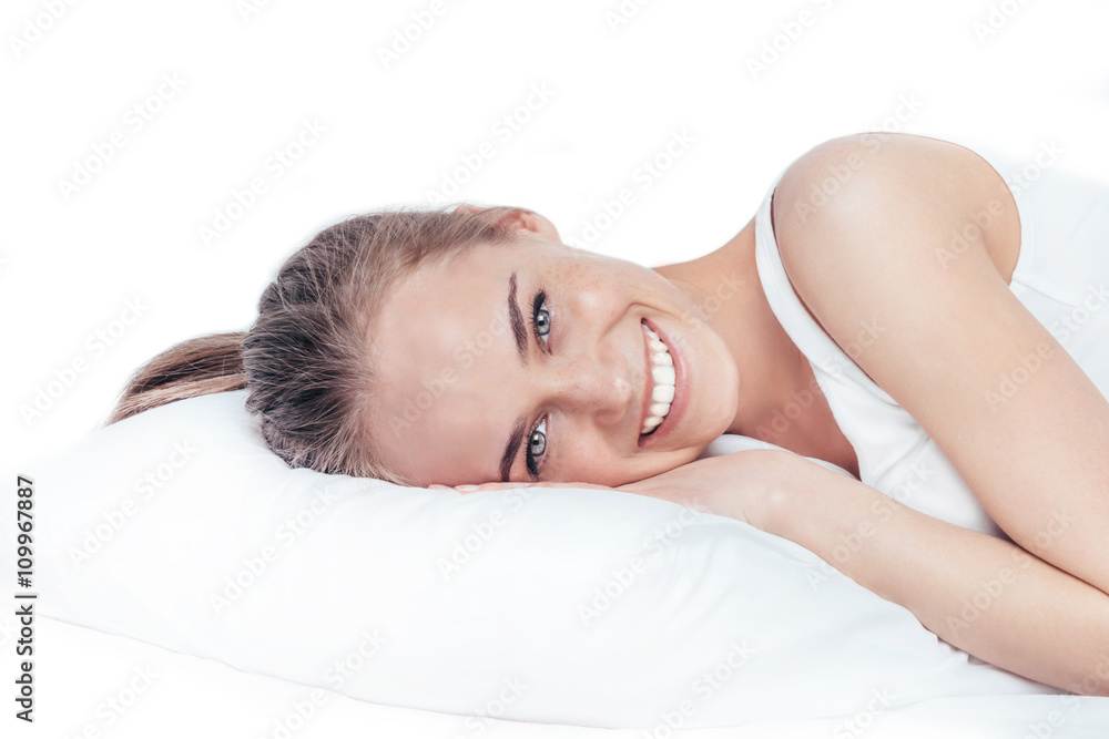 Obraz premium Beautiful girl resting on the bed