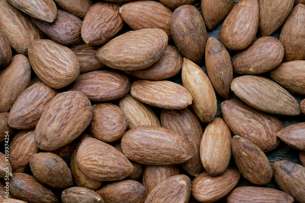 almonds almonds