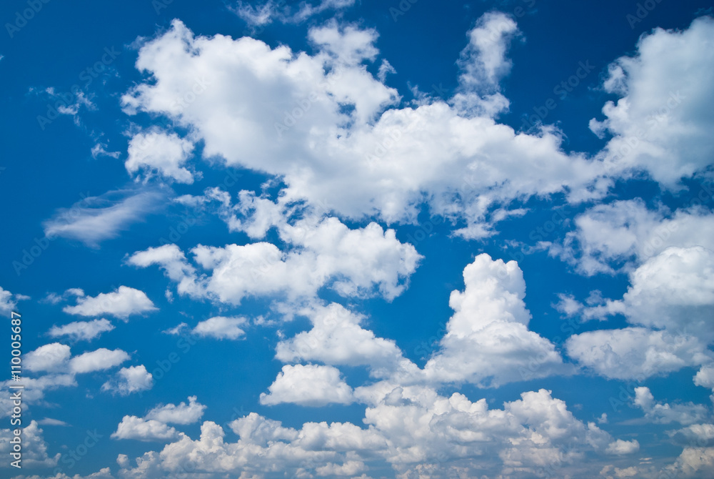 Obraz premium Chmury i niebo