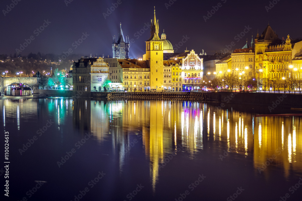 Fototapeta premium Prag bei Nacht