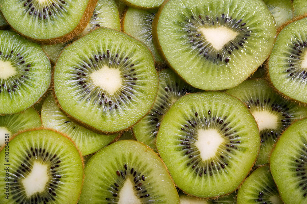 kiwi background/ kiwi slices cut background kiwi background/ kiwi slices cut background