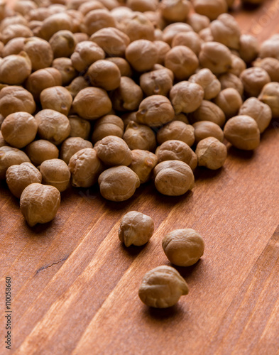 chickpeas on wooden table