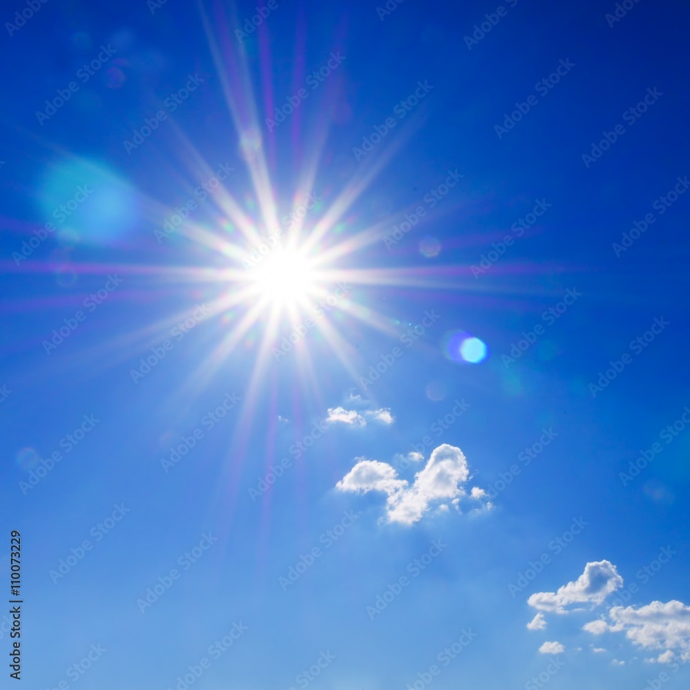Sonnenstrahlen Mit Lichtreflexen Stock Foto Adobe Stock Sonnenstrahlen Mit Lichtreflexen Stock Foto Adobe Stock