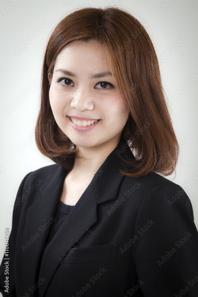 笑顔が素敵な若い女性の 笑顔が素敵な若い女性の