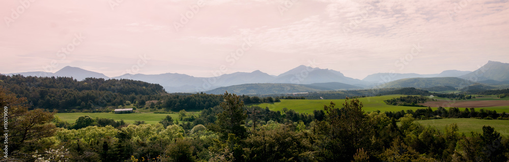 Obraz premium panorama paysage des Hautes Alpes - France