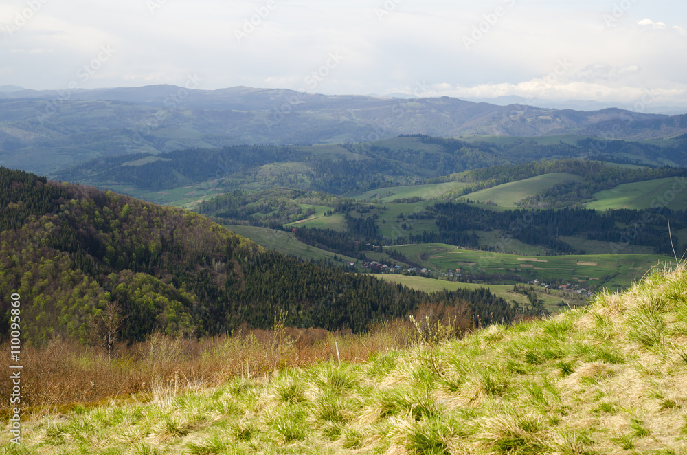 Obraz premium Mountains and forests