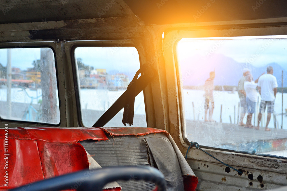 Fototapeta premium Look inside the old ragged car