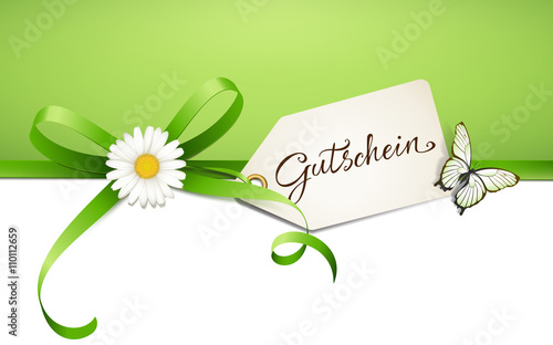 Grüne Schleife mit Blume, Schmetterling und Etikett - Gutschein