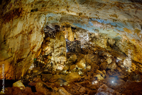 Explore Paradise cave in Vietnam © gilitukha