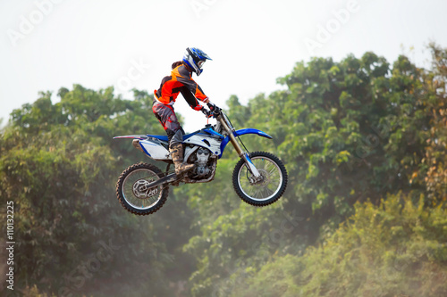 Fototapeta Naklejka Na Ścianę i Meble -  motocross jump