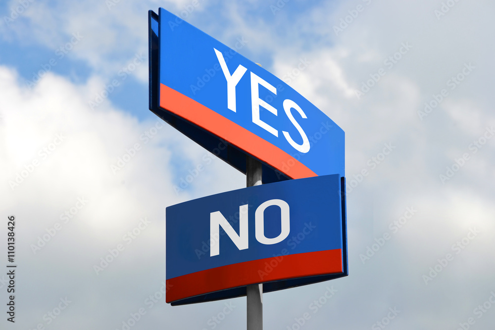 Fototapeta premium Yes or no street sign