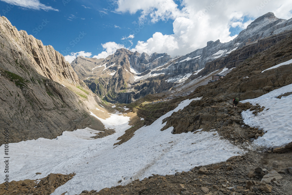Obraz premium Hiking in Pyrenees mountains. Scenic shot of beautiful landscape.