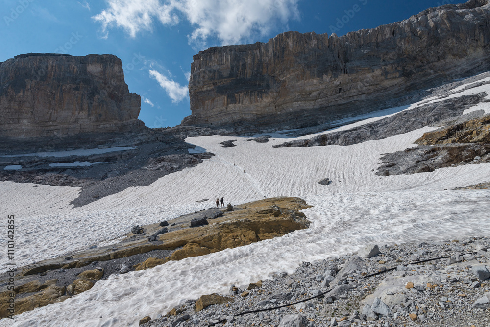 Fototapeta premium Scenic view of famous Rolands Gap (Breche de Roland), dividing France and Spain. Pyrenees National Park.