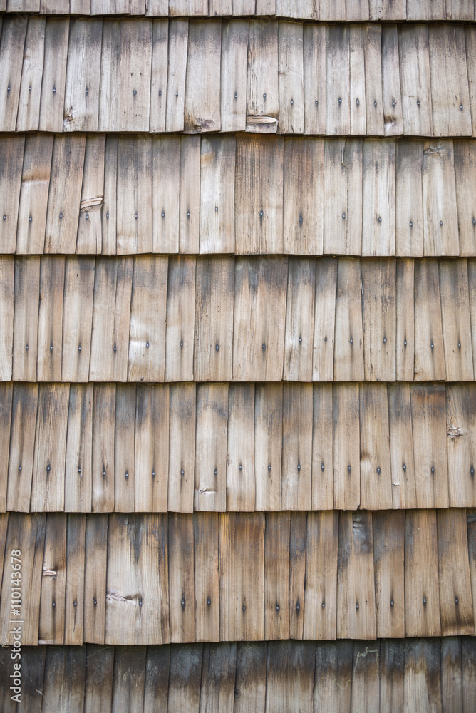 Obraz premium Vertical view of wooden roof.