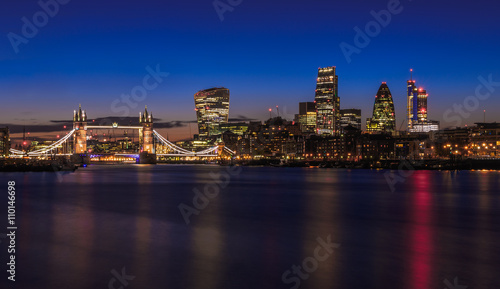Fototapeta Naklejka Na Ścianę i Meble -  Illuminated London cityscape at night