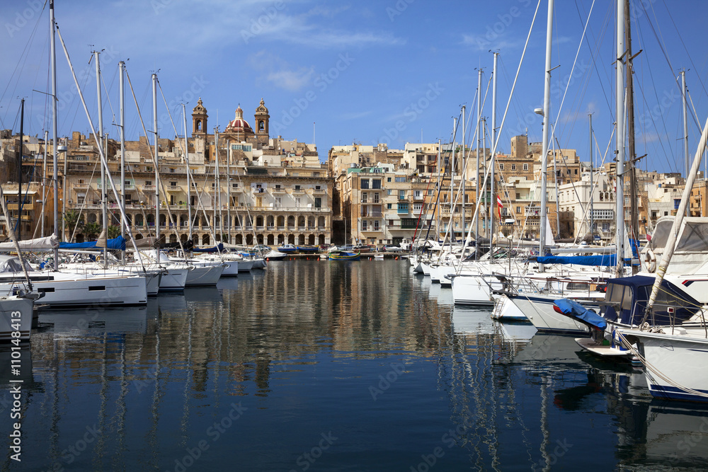 Blick über den Grand Harbour Jachthafen in Vittoriosa, Malta