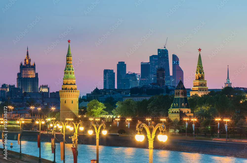 Fototapeta premium View from Bolshoy Moskvoretsky Bridge. Moscow, Russia