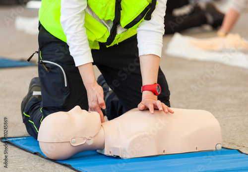 CPR training with dummy