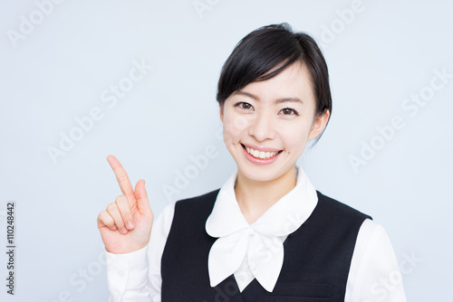 Tableau sur toile 説明する女性