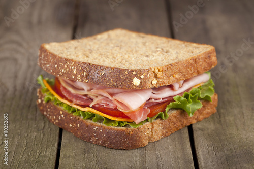 delicious ham sandwich
