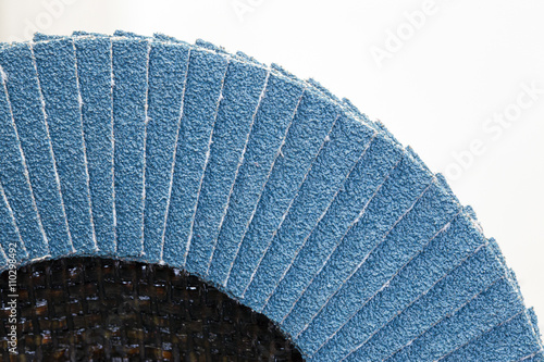 Abrasive disk for grinding