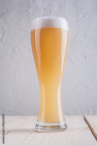 Glass of weizen photo