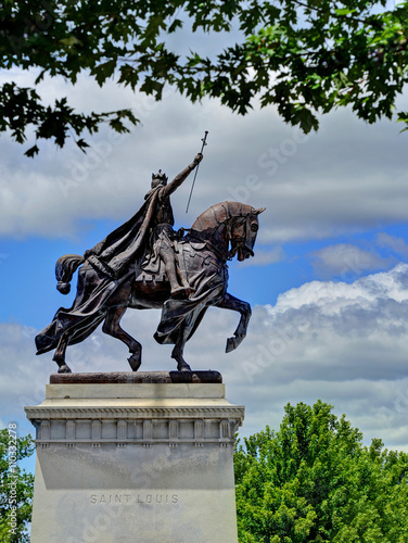 Obraz na płótnie King Louis statue in Forest Park, St. Louis, MO w salonie