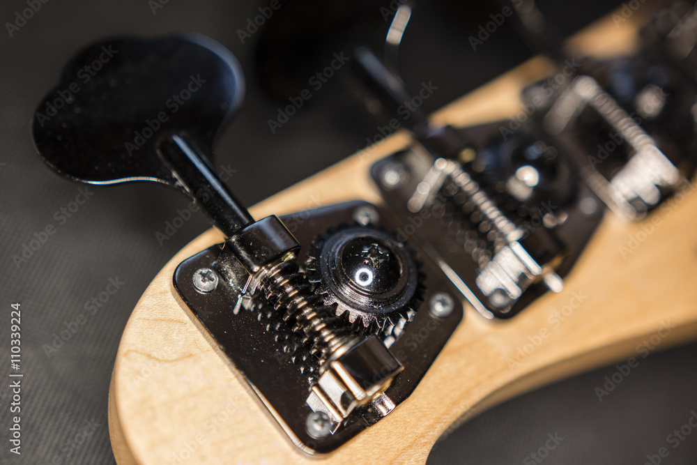 Naklejka premium view of the rear turnbuckle with a guitar knobs