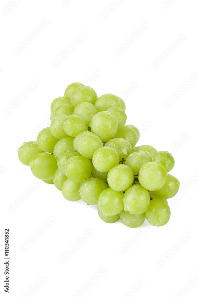 a bunch of green grapes