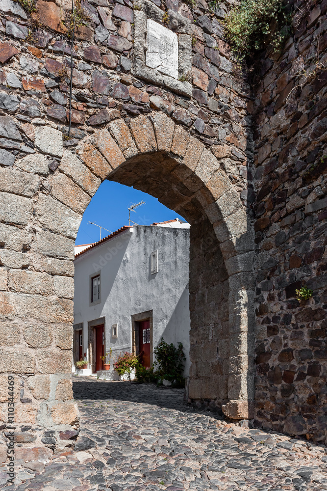 Town gate in the medieval Castelo de Vide fortifications. Castelo de Vide, Portalegre, Alto Alentejo, Portugal