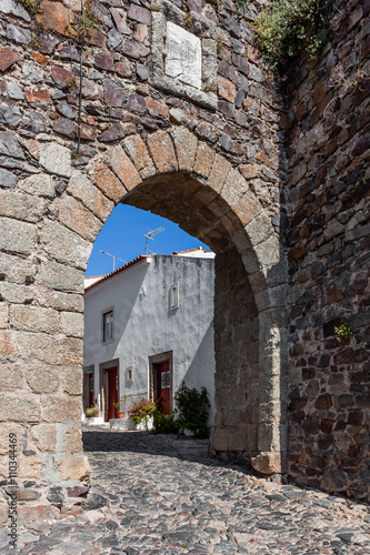 Town gate in the medieval Castelo de Vide fortifications. Castelo de Vide  Portalegre  Alto Alentejo  Portugal