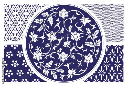 Vectorized grunge floral ornament