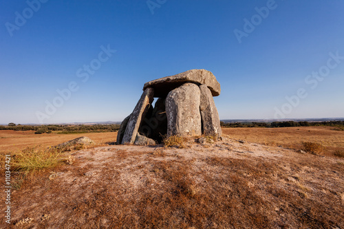 Foto Tapadao dolmen in Crato, the second biggest in Portugal