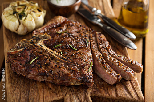 Tablou pe pânză Beef steak cooked on a grill