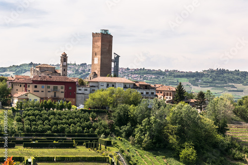Canvastavla View of Barbaresco in Langhe region, Italy