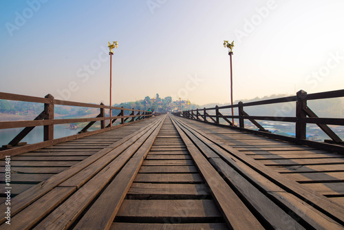 Fototapeta Naklejka Na Ścianę i Meble -  Mon bridge at Sang-Kla-Buri in morning