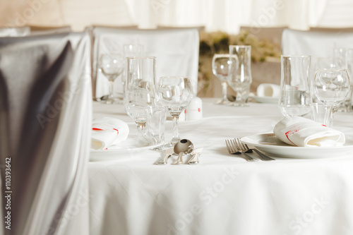 White wedding table set 