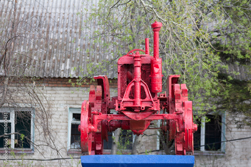 Monument to tractor 