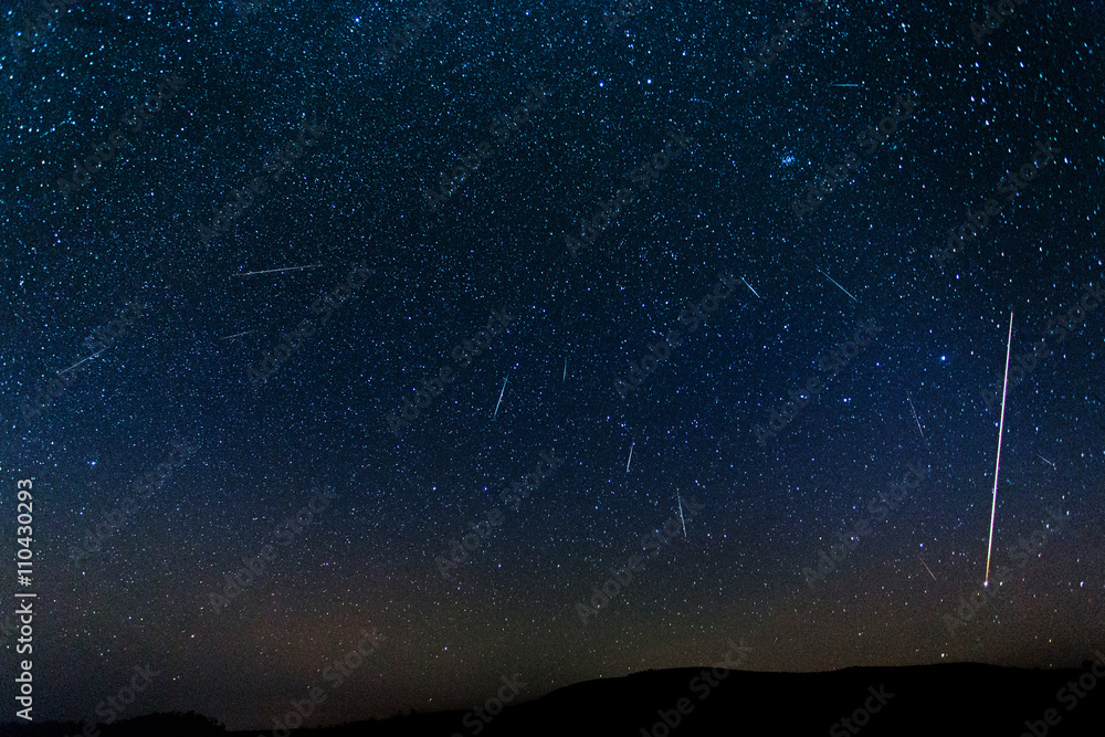 Naklejka premium Perseid shower meteor activity.