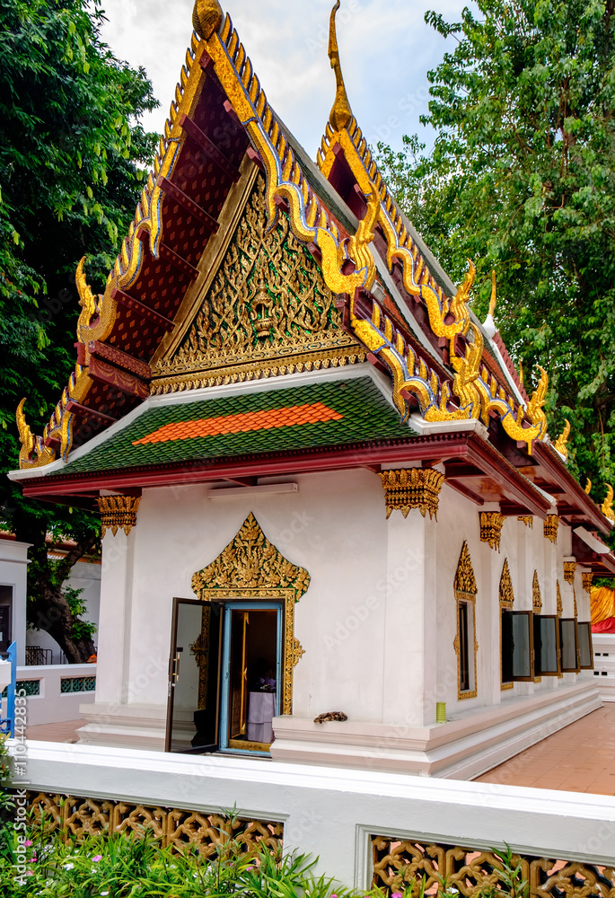 Naklejka premium Buddhism religion in the architectural monument. Wat Mahathat Yuwaratrangsarit, Bangkok, Thailand.