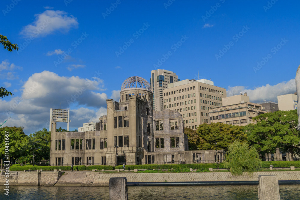 原爆ドームの風景