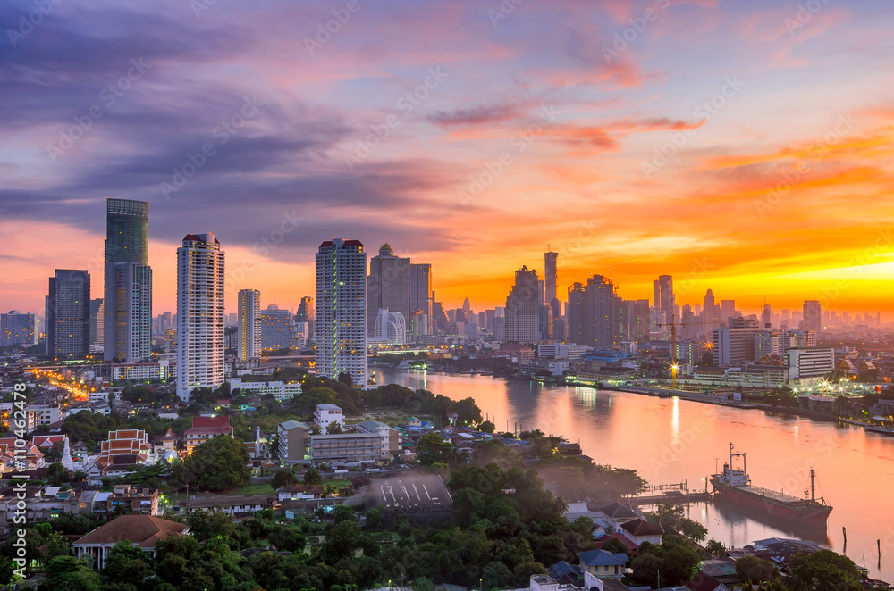 Obraz premium Bangkok city beautiful sunrise.