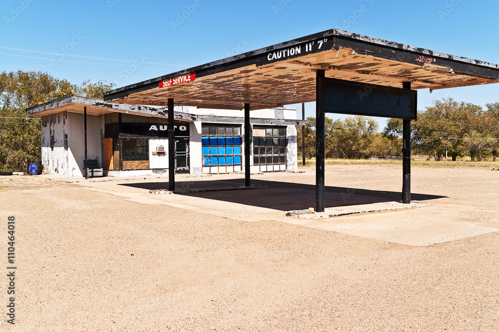 Vacant Service Station with Large Canopy and no gas pumps on Route 66 Vacant Service Station with Large Canopy and no gas pumps on Route 66
